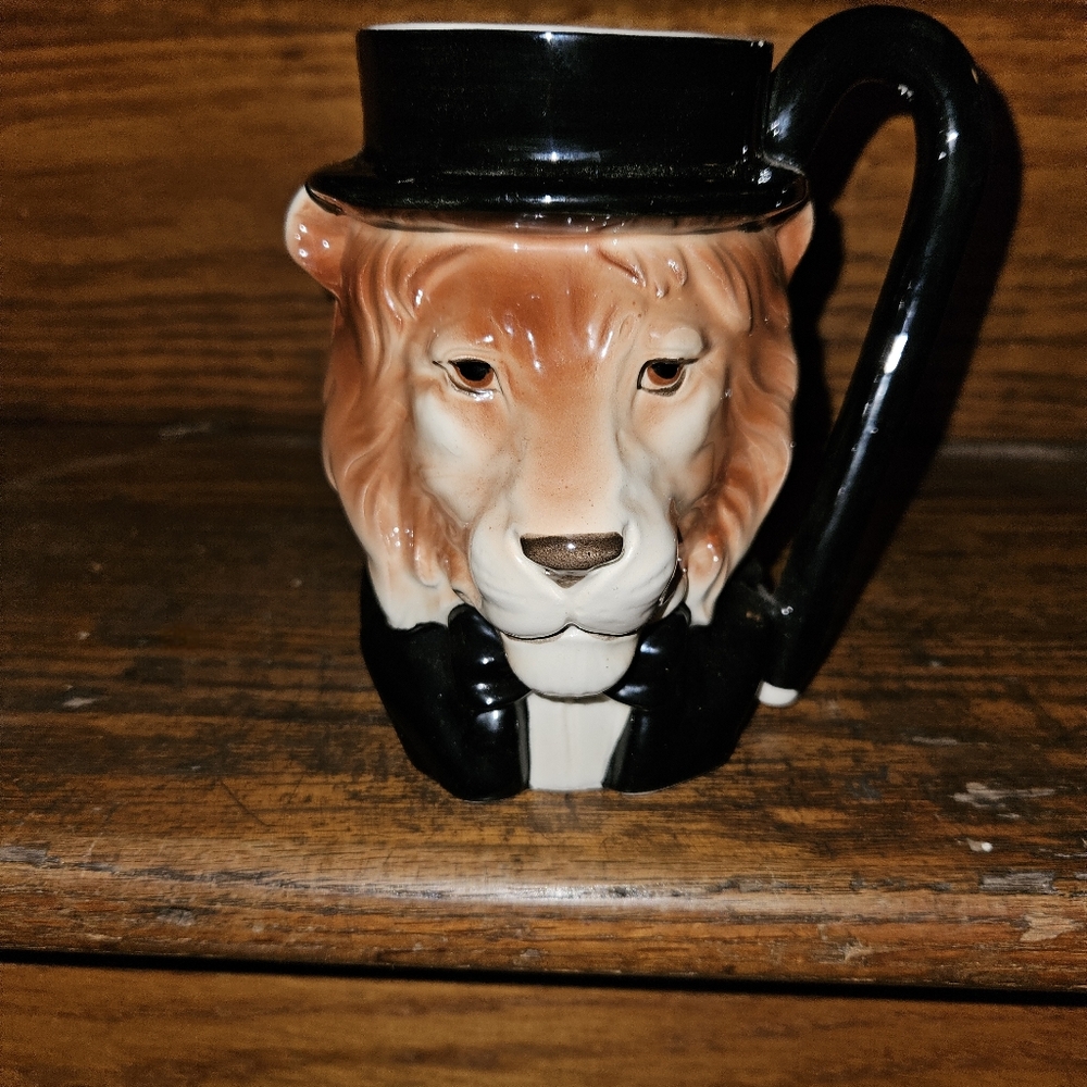 Dapper Lion Toby Jug Quon Quon